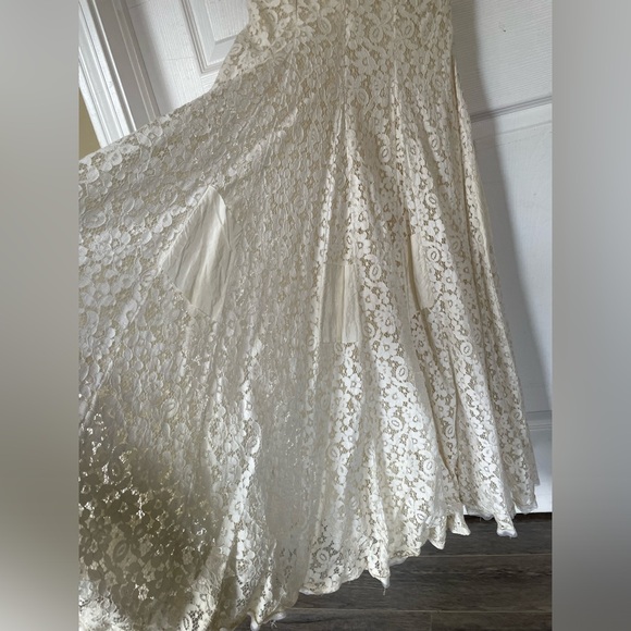 VINTAGE lace dress - Picture 2 of 7